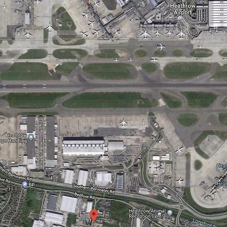 Heathrow Ensuite Rooms- Auto Check In ロンドン エクステリア 写真