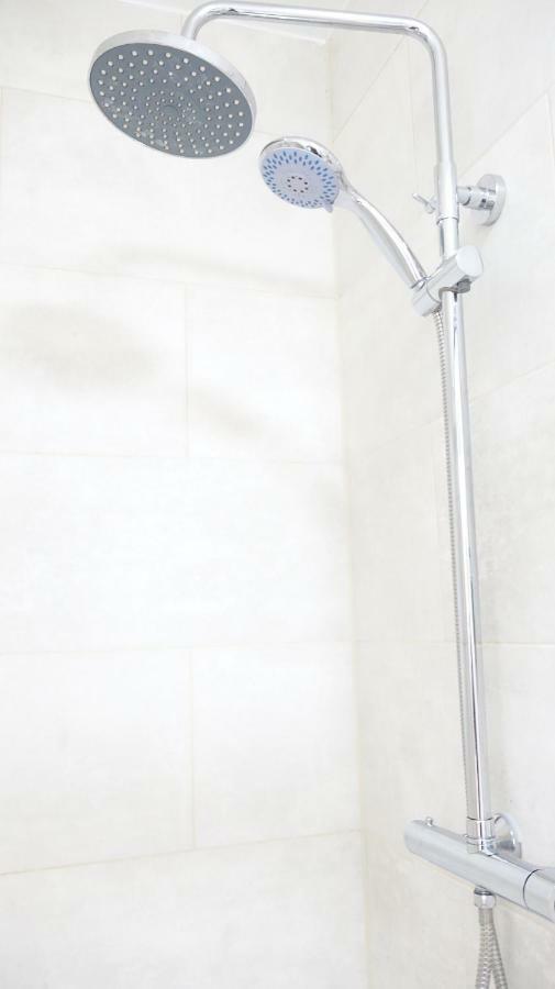 Heathrow Ensuite Rooms- Auto Check In ロンドン エクステリア 写真