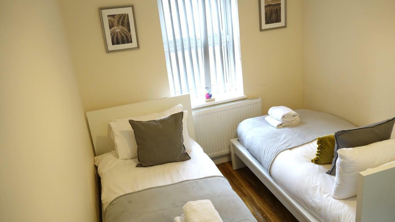 Heathrow Ensuite Rooms- Auto Check In ロンドン エクステリア 写真